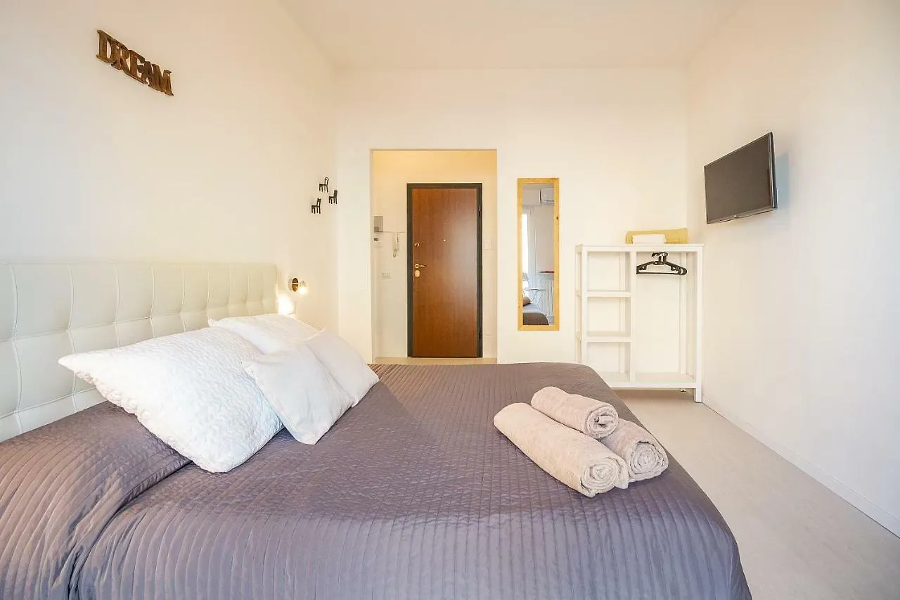 Alessia'S Flat- Milano M3 Corvetto Lejlighed Italien